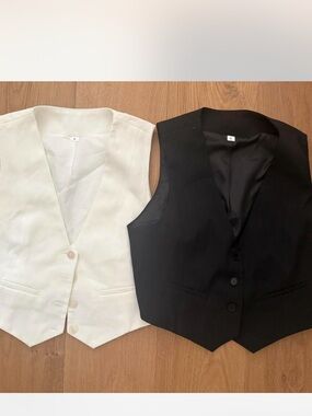 Cropped Black and White V-Neck Buttoned Women's Vests